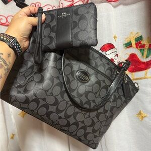 COACH PEYTON Black and Gray Signature Tote And Wristlet